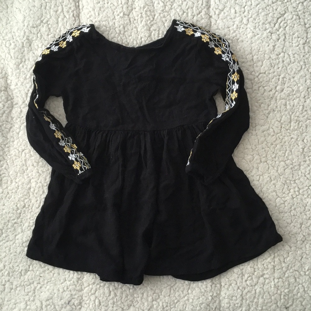 Old Navy 2T dress. Black with silver and gold